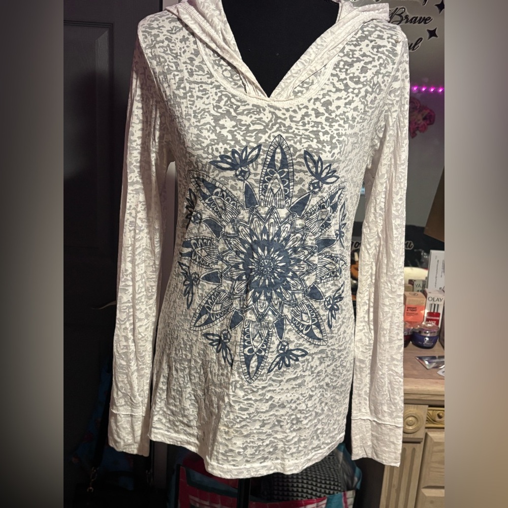 NWOT Women’s Long Sleeve sheer Cream Hooded Top with Navy Mandala Print